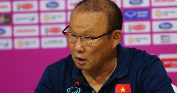 Coach Park Hang-seo explains why Quang Hai played for 90 minutes