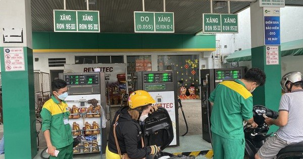 “Malaysian petrol price is 13,000 VND/liter, looking at it is desirable, but importing is not easy”