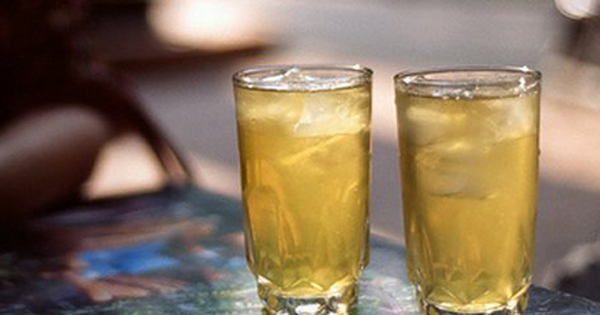 Iced tea – A cheap beverage in Vietnam that is praised by foreigners as a “silent hero”