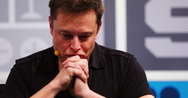 Elon Musk lost nearly 17 billion USD a day after the news that he wanted to lay off 10% of Tesla employees