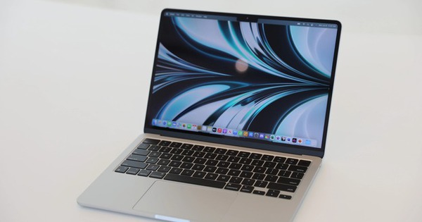 New MacBook Air M2 to Vietnam will cost more than 30 million