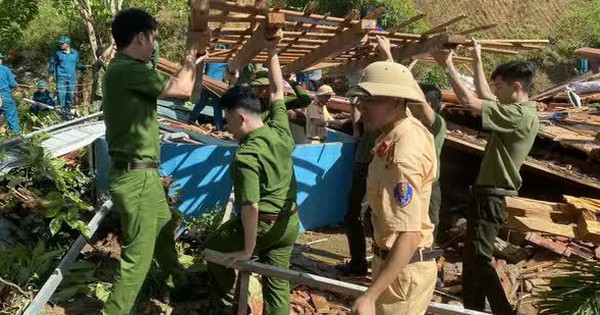 Landslide caused the house to collapse, the couple and their son were lucky to escape death