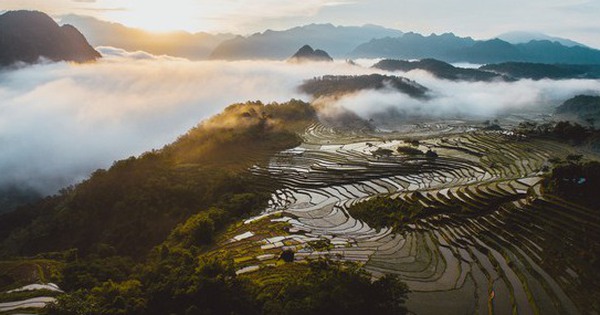 Núi rừng hùng vĩ, cảnh sắc thơ mộng, khách được săn mây, tắm thác đẹp nguyên bản!