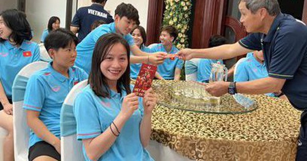 HLV Mai Đức Chung yêu cầu ĐT nữ Việt Nam tập trung tối đa cho vòng loại Olympic nữ 2024