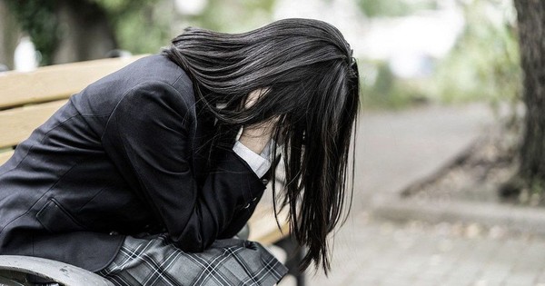 多くの若者が自殺したくなるほど幸せな人生を送っているのはなぜですか?