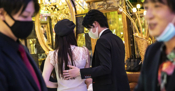 パブに潜入していた日本人教師が間違った人を「押した」として逮捕された、教育委員会は何と言ったか?