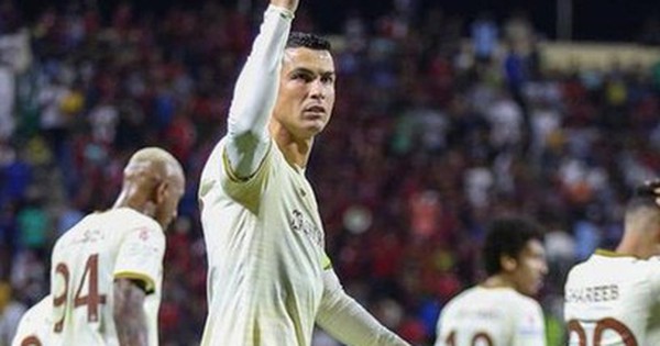 Ronaldo lập cú đúp, lọt vào tốp 5 chân sút hàng đầu giải VĐQG Saudi Arabia