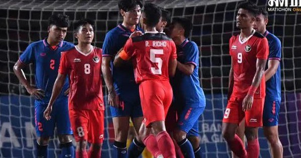 Báo Thái Lan sốc nặng vì đội nhà thua tan tác trong “trận đấu đẫm máu” với 9 thẻ đỏ