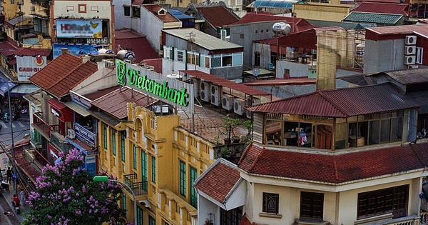 
                                    Báo nước ngoài lý giải vì sao các cửa hàng phố cổ Hà Nội vẫn sống sót trước 'làn sóng' trung tâm thương mại