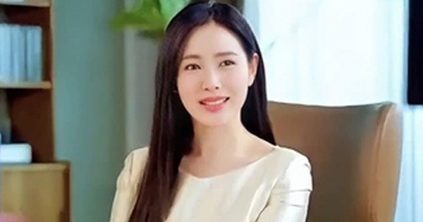 
                                    Son Ye Jin khiến netizen trầm trồ trước nhan sắc chuẩn 'gái 1 con trông mòn con mắt'