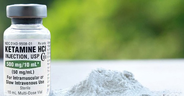 
                                    Tạm đình chỉ một phi công dương tính với ketamine