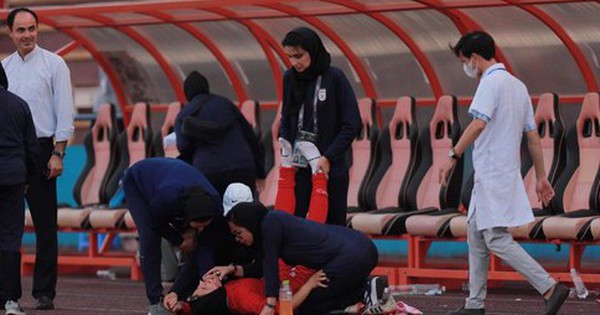 Nữ cầu thủ Iran nhập viện ở Phú Thọ vì sốc nhiệt