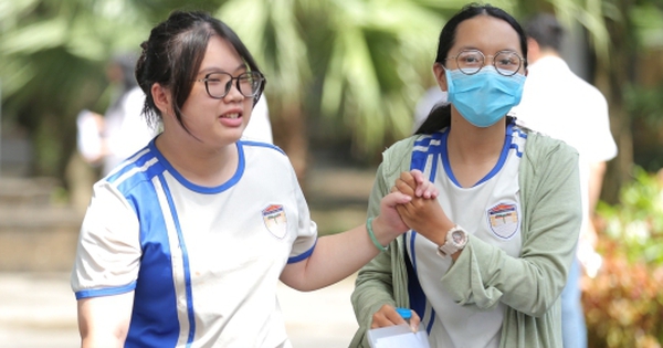 10 trường đại học đầu tiên công bố điểm sàn xét tuyển, thấp nhất từ 14 điểm