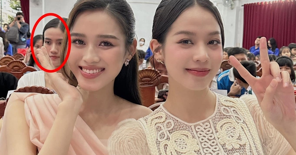 Xôn xao hình ảnh Ý Nhi 