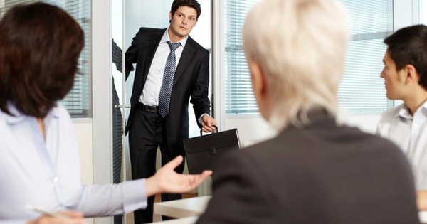 View - Khi đến muộn người thường chỉ nói: “xin lỗi, tôi bị kẹt xe”, người EQ cao sửa theo cách này để không mất lòng ai