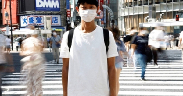 View - Người đàn ông hành nghề “không làm gì cả”: Được trả tiền vì “tồn tại” là đủ, ẩn đằng sau là bức tranh buồn về xã hội thời đại mới