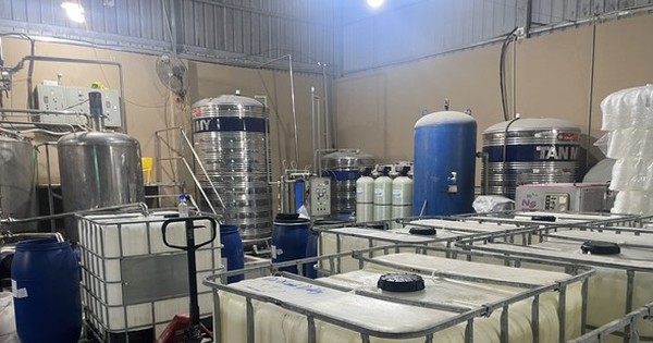 Gallery - Đường dây sản xuất nước giặt giả quy mô lớn ở Hà Nội hoạt động thế nào?