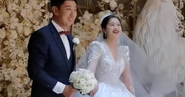 View - HLV nên duyên cùng mỹ nhân sau khi thất bại ở show hẹn hò, kịp "chốt sổ" ngay trước Tết