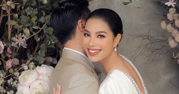 View - Phạm Hương lần đầu xác nhận danh tính ông xã, hoá ra là đại gia có tài sản không phải dạng vừa