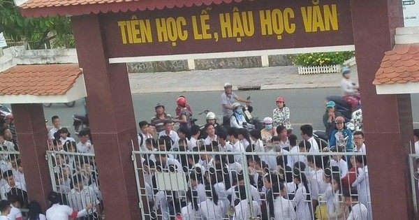 Ngày đầu đi học sau Tết đầy bất ổn: Bị khóa ngoài vì đi muộn, có người còn mang cả nhà đến trường! - Ảnh 4.