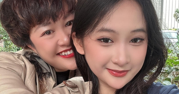 View - Bà mẹ Hà Nội chia sẻ loạt quan điểm giáo dục khiến ai nấy tâm đắc: Bảo sao hai con gái đã xinh còn cực giỏi