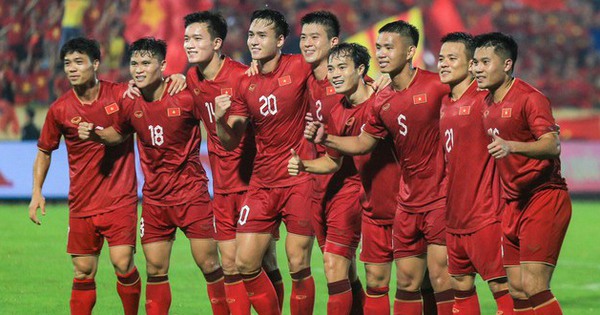 Nóng: Danh sách đội tuyển Việt Nam chuẩn bị đấu Indonesia, Công Phượng trở lại - Ảnh 2.