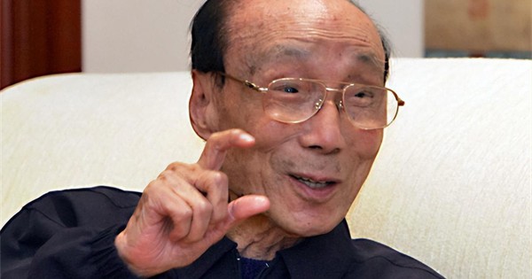 這位「亞洲娛樂之王」於2014年去世，享年107歲，育有4個孩子，但沒有人願意繼承68萬億的財富和遺囑中的奇怪名字。