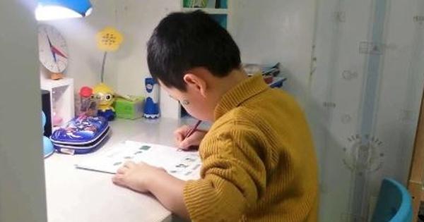 Đang chấm bài kiểm tra, cô giáo phải bật cười trước những dòng văn của học  sinh: Lòng tốt này của em, cô không dám nhận!