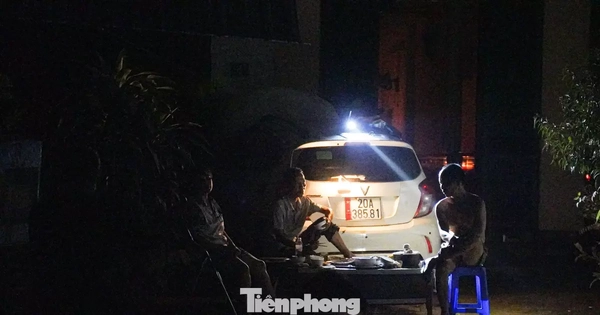 Hơn 100 giờ không điện nước, người Thái Nguyên vật lộn giữa bùn lũ và "trăm bề thiếu thốn"