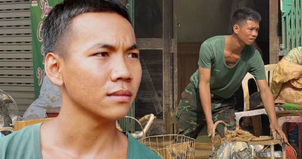 Chiến sĩ quân đội xót xa khi cùng dân dọn dẹp sau lũ: “Em buồn lắm, nhìn thảm thương quá…”