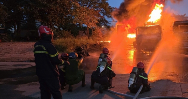 2 xe bồn chở xăng dầu bốc cháy ngùn ngụt ở Đà Nẵng