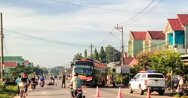 Ô tô khách va chạm liên hoàn, 2 vợ chồng đi xe máy tử vong