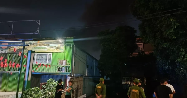 Hà Nội: Cháy lớn tại nhà xưởng trên đường Nguyễn Khoái