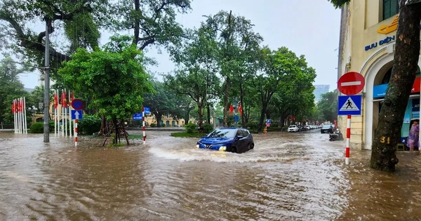 Ngập lụt ở Hà Nội: "Không thể mãi đổ lỗi cho thiên nhiên"