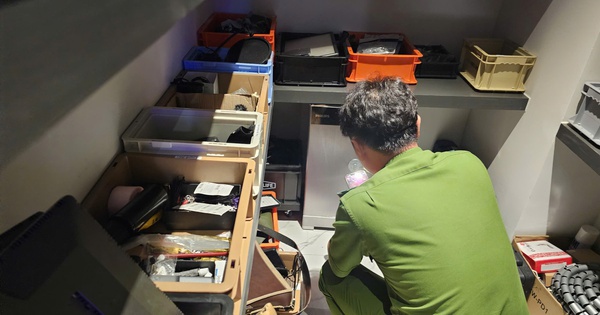 Clip toàn cảnh Công an TP HCM mở két sắt Ngân 98 thu 80 sổ đỏ