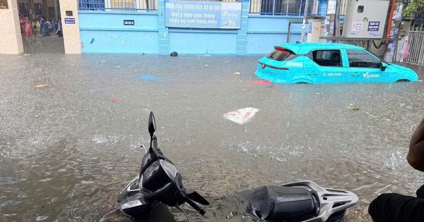 Hình ảnh chỉ 1 trận mưa lớn, Nha Trang chìm trong biển nước