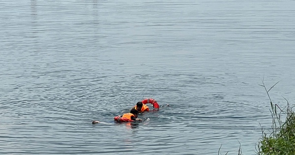 Một nam sinh ở TP HCM bị đuối nước vì cứu bạn