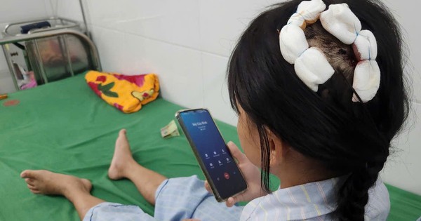 Bé gái bị cha dượng dùng búa bạo hành: Lời kể nghẹn ngào của nạn nhân