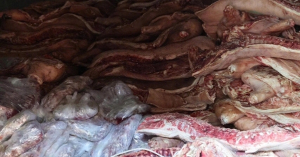 Khởi tố kẻ tích trữ gần 38 tấn thịt lợn bệnh trong kho lạnh để bán ra thị trường