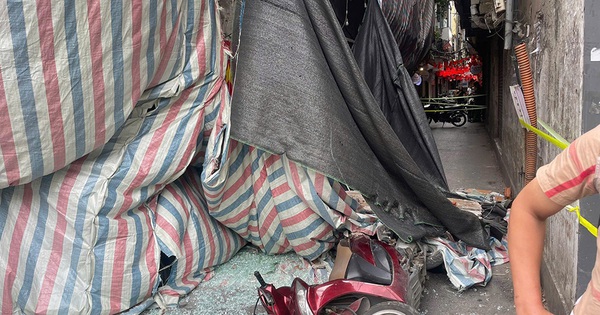 Vụ bê tông rơi trúng người đi đường ở Hà Nội: Danh tính 1 nạn nhân đã tử vong