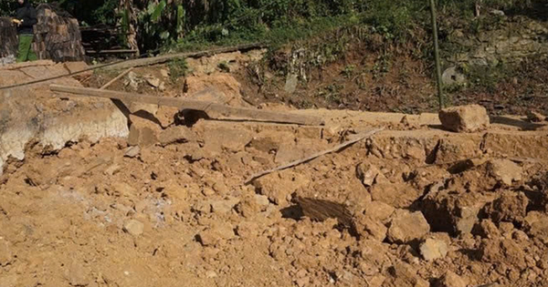 Sập tường khi tháo dỡ nhà làm 3 người thương vong