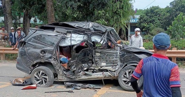 Va chạm giữa xe ô tô và xe đầu kéo, 4 người thương vong