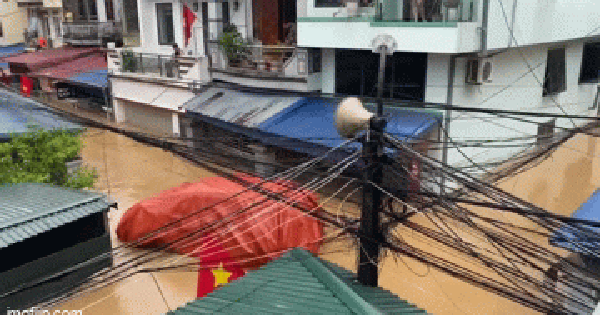 Tung tích ô tô trôi ở Thái Nguyên khiến cả MXH xôn xao sáng 9/10, gia đình đăng bài cầu cứu