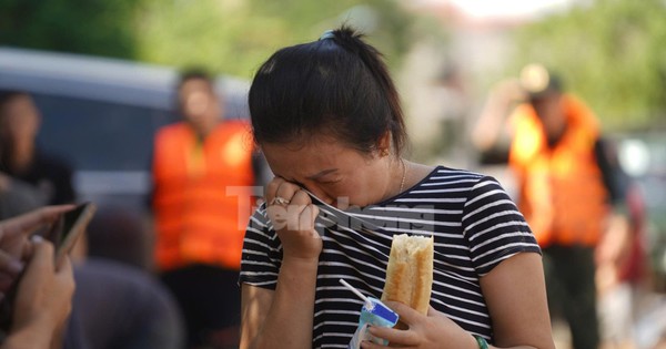 Người dân Thái Nguyên gục khóc: "Lũ cuốn trôi hết tiền và vàng tiết kiệm rồi"