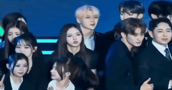 Đoạn clip biến dàn sao nam trơ mắt nhìn các mỹ nhân quỳ gối thành trò hề