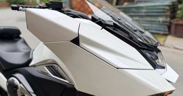 Xe tay ga 'phi thuyền' của Honda đang được rao bán ở Việt Nam, dùng chung một thứ với xe dẫn đoàn CSGT