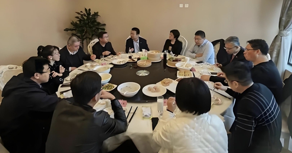 Đi họp lớp, người giỏi tính nhất lại không phải kế toán