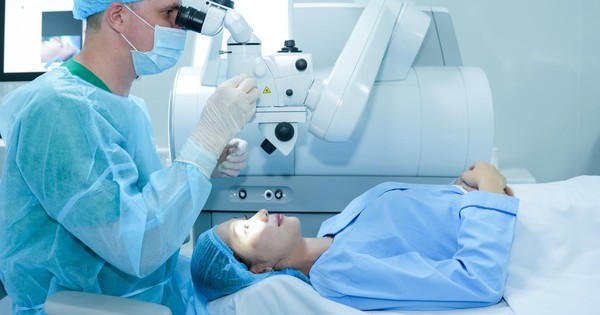 Muốn mổ cận nhưng sợ đau, sợ lâu, sợ mất nhiều thời gian hồi phục? Đó là do bạn chưa biết tới phương pháp này