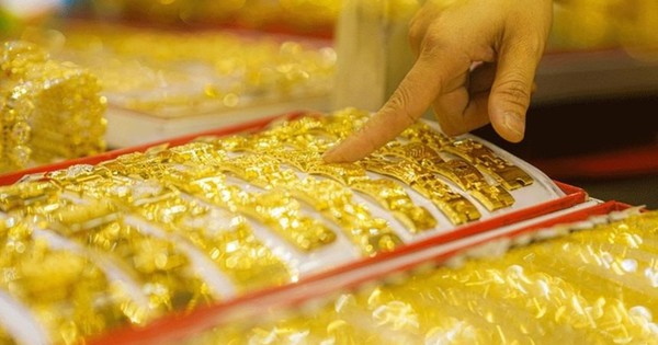 Trưa 11/11: Giá vàng thế giới tiếp tục tăng mạnh, giá vàng trong nước tăng gần 2 triệu đồng/lượng