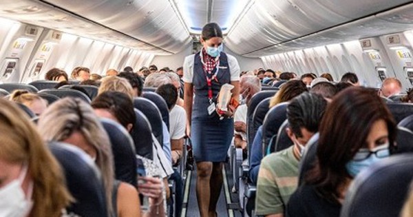 Tiếng 'đing' và ký hiệu lạ ở máy bay, ngôn ngữ bí mật giữa tiếp viên và phi công